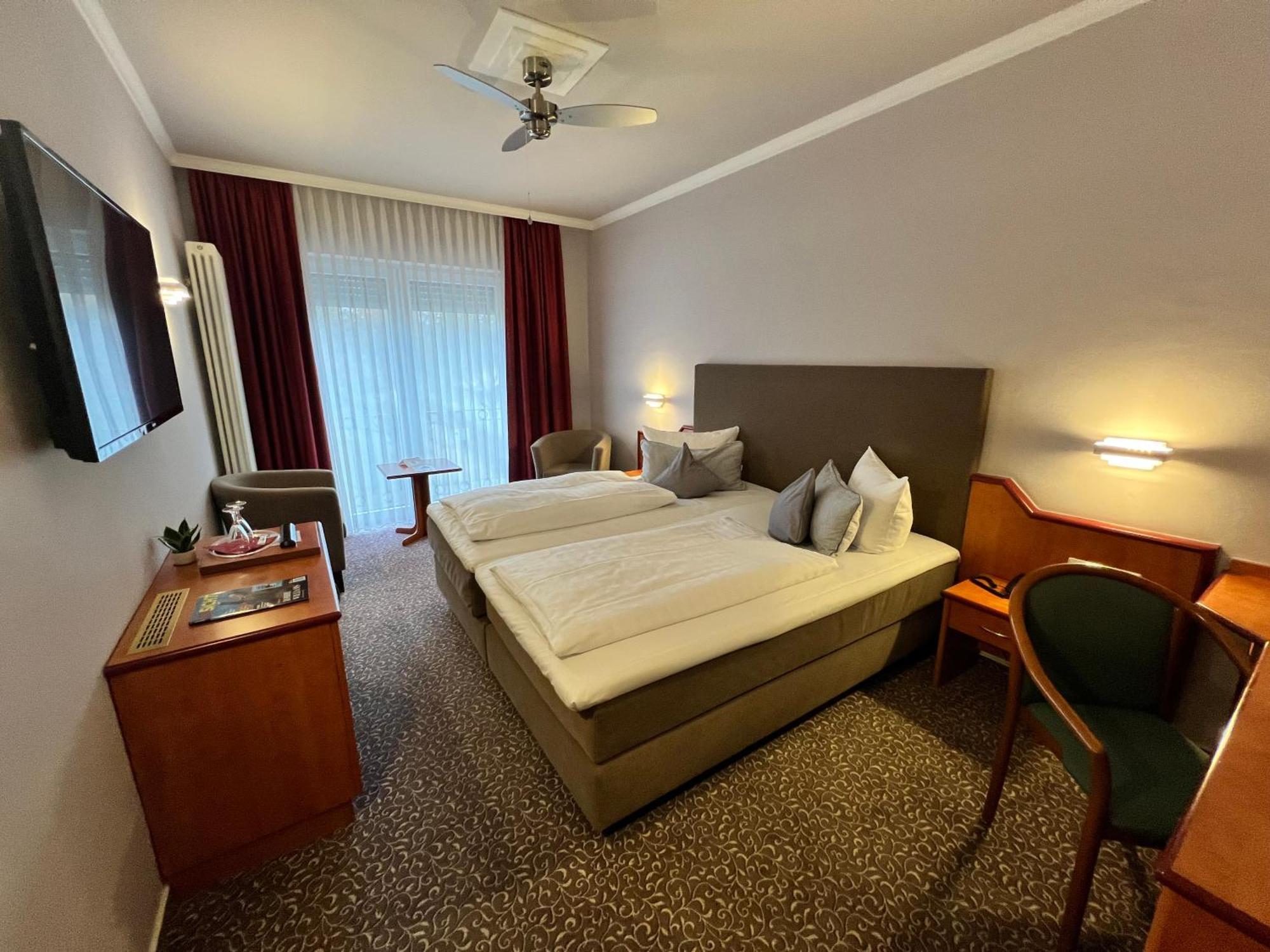 Hotel Victoria 바트크로이즈나흐 외부 사진